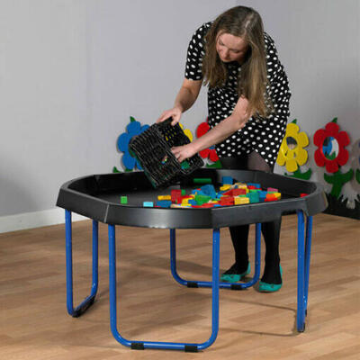 Base com pés para bandeja de atividades