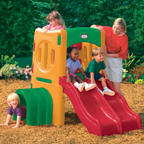 Ginásio para escalar com duplo escorrega