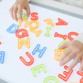 Letras Maiúsculas Translúcidas - 76 Peças