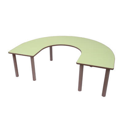 Mesa de madeira em forma de U