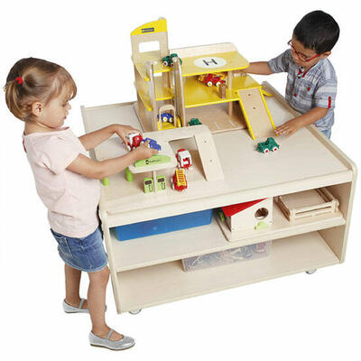 Mesa de jogo com rodas