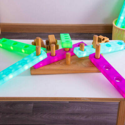 Blocos luminosos empilham e constroem 9 unidades