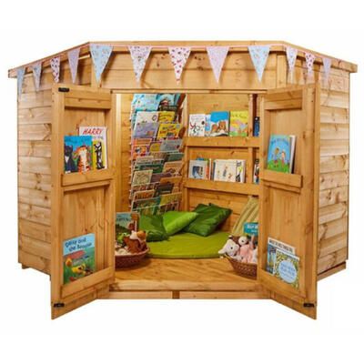 Casa de leitura de canto em madeira